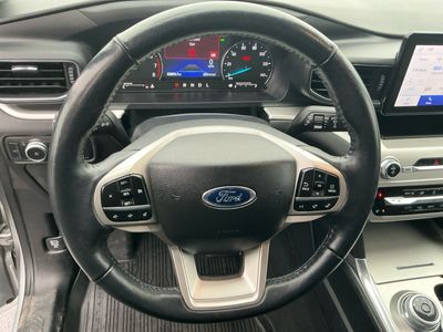2022 Ford Explorer — photo 13 view