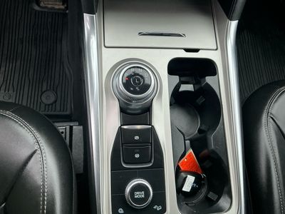 2022 Ford Explorer — photo 12 view