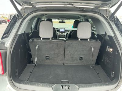 2022 Ford Explorer — photo 18 view
