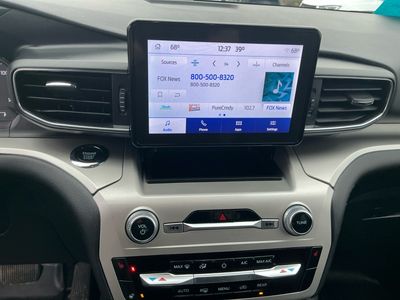 2022 Ford Explorer — photo 11 view