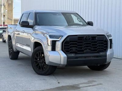 2024 Toyota Tundra - Photo 2