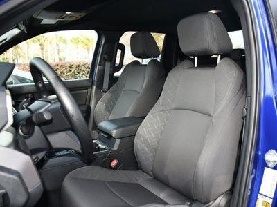 2025 Toyota Tacoma - Photo 9