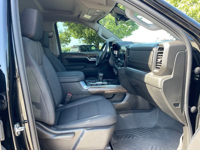 2024 Chevrolet Silverado 1500 — photo 12 view