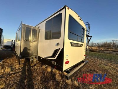 2024 Keystone RV Outback Ultra Lite — photo 11 view