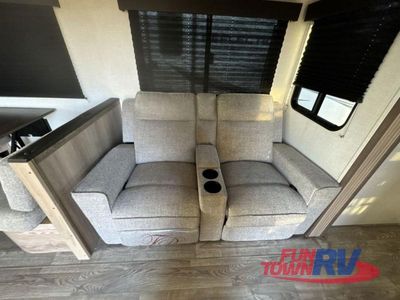 2024 Keystone RV Outback Ultra Lite — photo 33 view