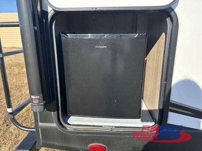 2024 Keystone RV Outback Ultra Lite — photo 13 view