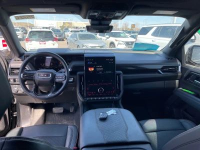 2025 GMC Yukon XL - Photo 17