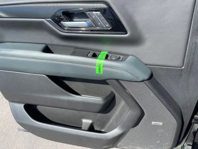 2025 GMC Yukon XL - Photo 10