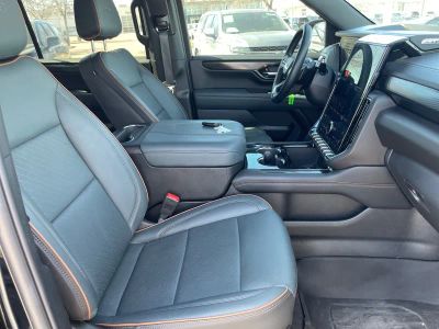 2025 GMC Yukon XL - Photo 22