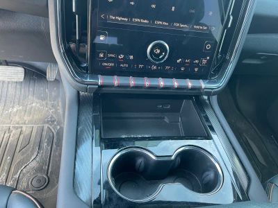 2025 GMC Yukon XL - Photo 13