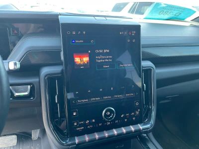 2025 GMC Yukon XL - Photo 12