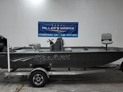 2024 SEA ARK FXT 2072 CC Deluxe - Photo 2