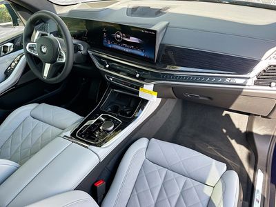 2026 BMW X5 — photo 24 view