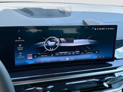 2026 BMW X5 — photo 13 view