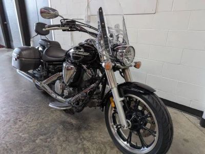 2012 Yamaha V Star 950 Tourer — front three-quarter view