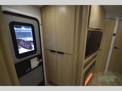 2026 Winnebago Thrive - Photo 10