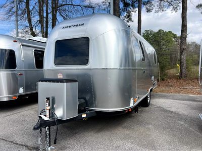 2026 Airstream WORLD TRAVELERUSA — side profile view