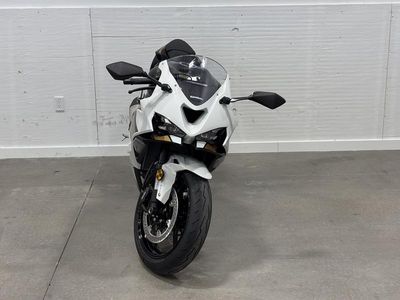 2026 Kawasaki Ninja ZX-6R — interior view