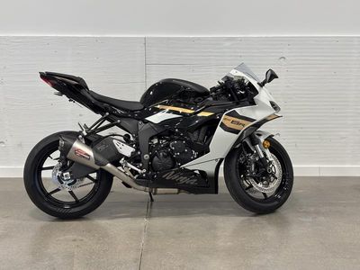 2026 Kawasaki Ninja ZX-6R — photo 8 view