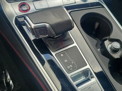 2022 Audi RS 6 Avant — photo 32 view