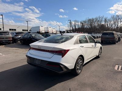 2024 Hyundai Elantra SEL - Photo 5