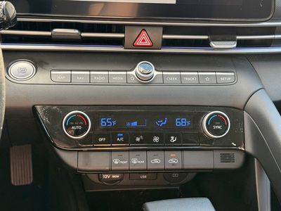 2024 Hyundai Elantra SEL - Photo 24