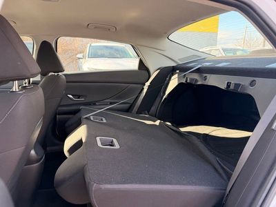 2024 Hyundai Elantra SEL - Photo 37