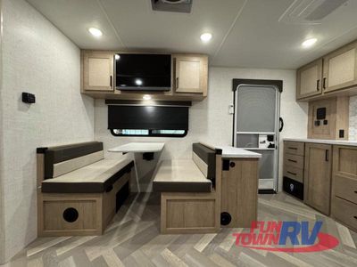 2025 Ember RV E-Series - Photo 27