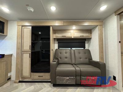 2025 Ember RV E-Series - Photo 24