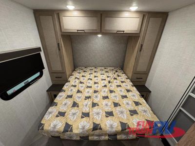 2025 Ember RV E-Series - Photo 34