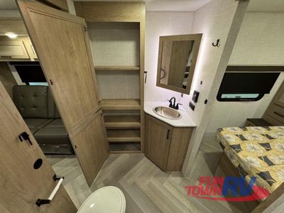 2025 Ember RV E-Series - Photo 32