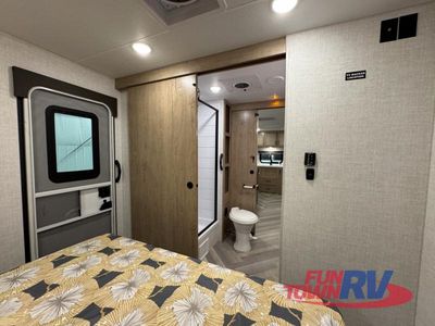 2025 Ember RV E-Series - Photo 37
