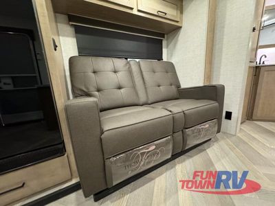 2025 Ember RV E-Series - Photo 25