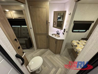 2025 Ember RV E-Series - Photo 31