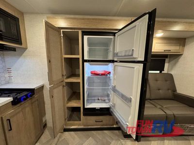 2025 Ember RV E-Series - Photo 23
