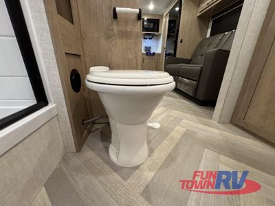 2025 Ember RV E-Series - Photo 33