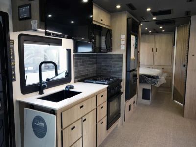 2026 Grand Design LINEAGE SERIES F - Photo 6