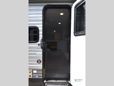 2025 Coachmen RV Catalina Summit Series 7 - Photo 16