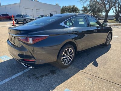 2022 Lexus ES - Photo 5