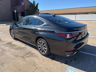 2022 Lexus ES - Photo 4