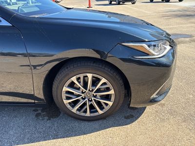2022 Lexus ES - Photo 7