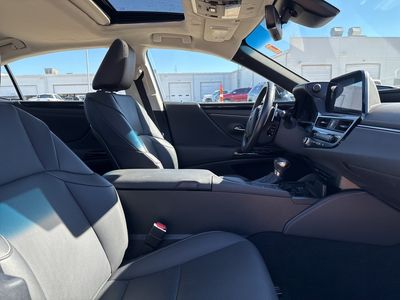 2022 Lexus ES - Photo 9