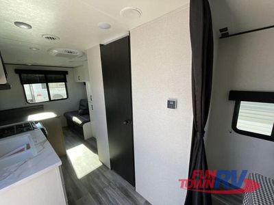 2026 Jayco Jay Flight SLX — photo 9 view