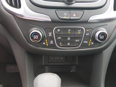 2024 Chevrolet Equinox — photo 18 view