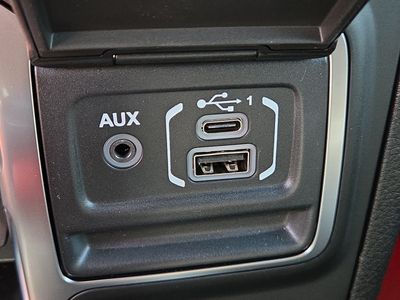 2025 Jeep Wrangler — photo 24 view