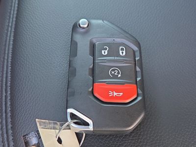 2025 Jeep Wrangler — photo 32 view