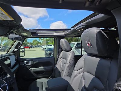 2025 Jeep Wrangler — photo 22 view