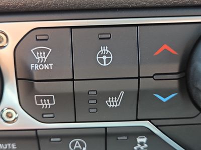 2025 Jeep Wrangler — photo 25 view