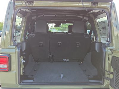 2025 Jeep Wrangler — photo 14 view