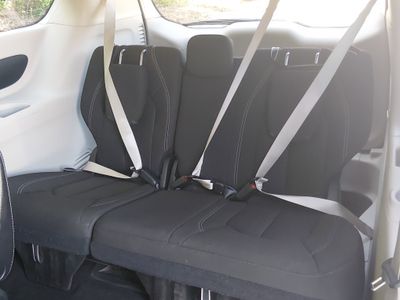 2023 Chrysler Voyager - Photo 17